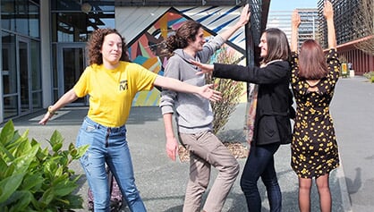 Photo des étudiants interviewés dans l'article