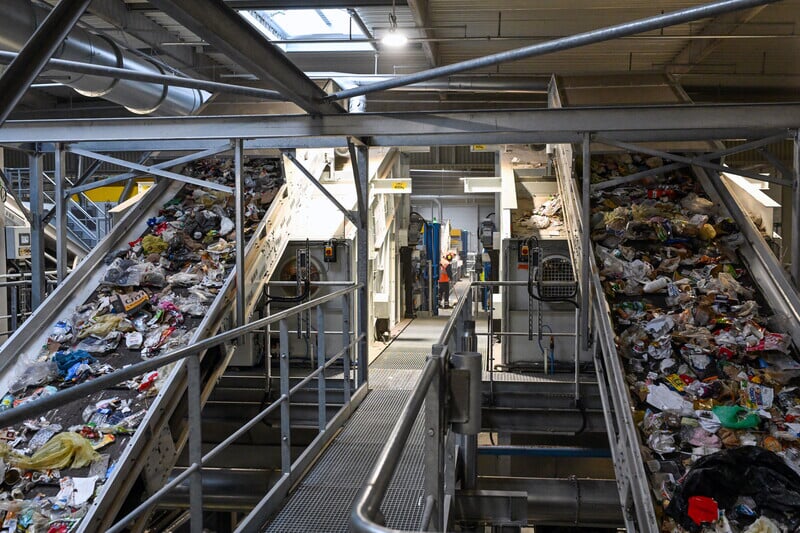 Tri des déchets au Centre de tri Altriane