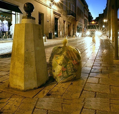 Vous habitez La Rochelle : où et quand venir chercher vos sacs poubelles ?